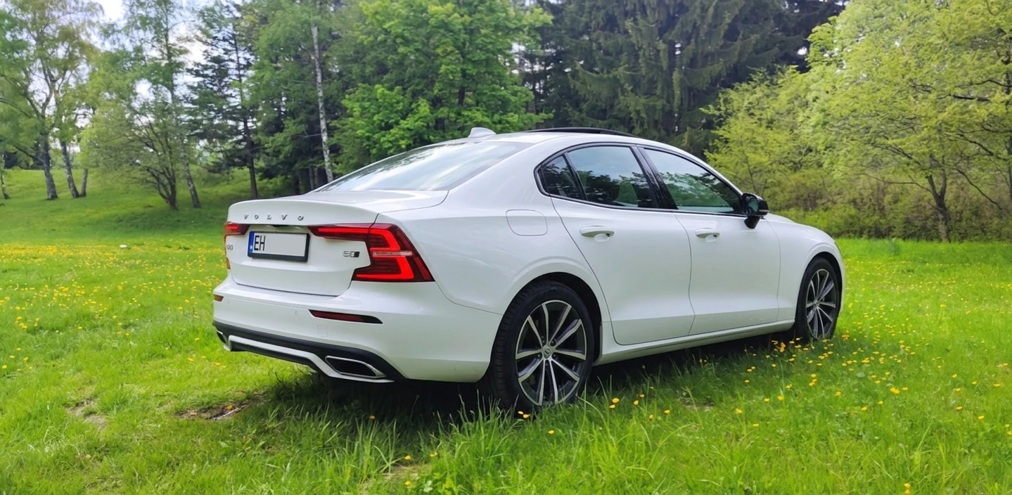 Volvo S60 4X4/250КС/FULL LED/НАВИГАЦИЯ/ПАНОРАМА/КОЖА/360 КАМ, снимка 8 - Автомобили и джипове - 55139561