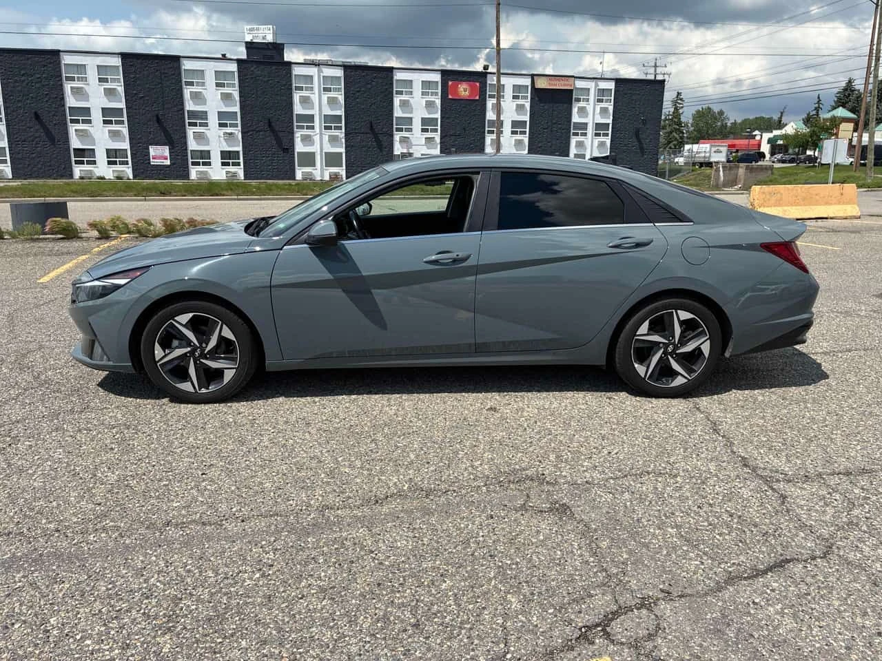 Hyundai Elantra * Ultimate * CARFAX * БЕЗ ПЪРВОНАЧАЛНА ВНОСКА, снимка 2 - Автомобили и джипове - 55143241
