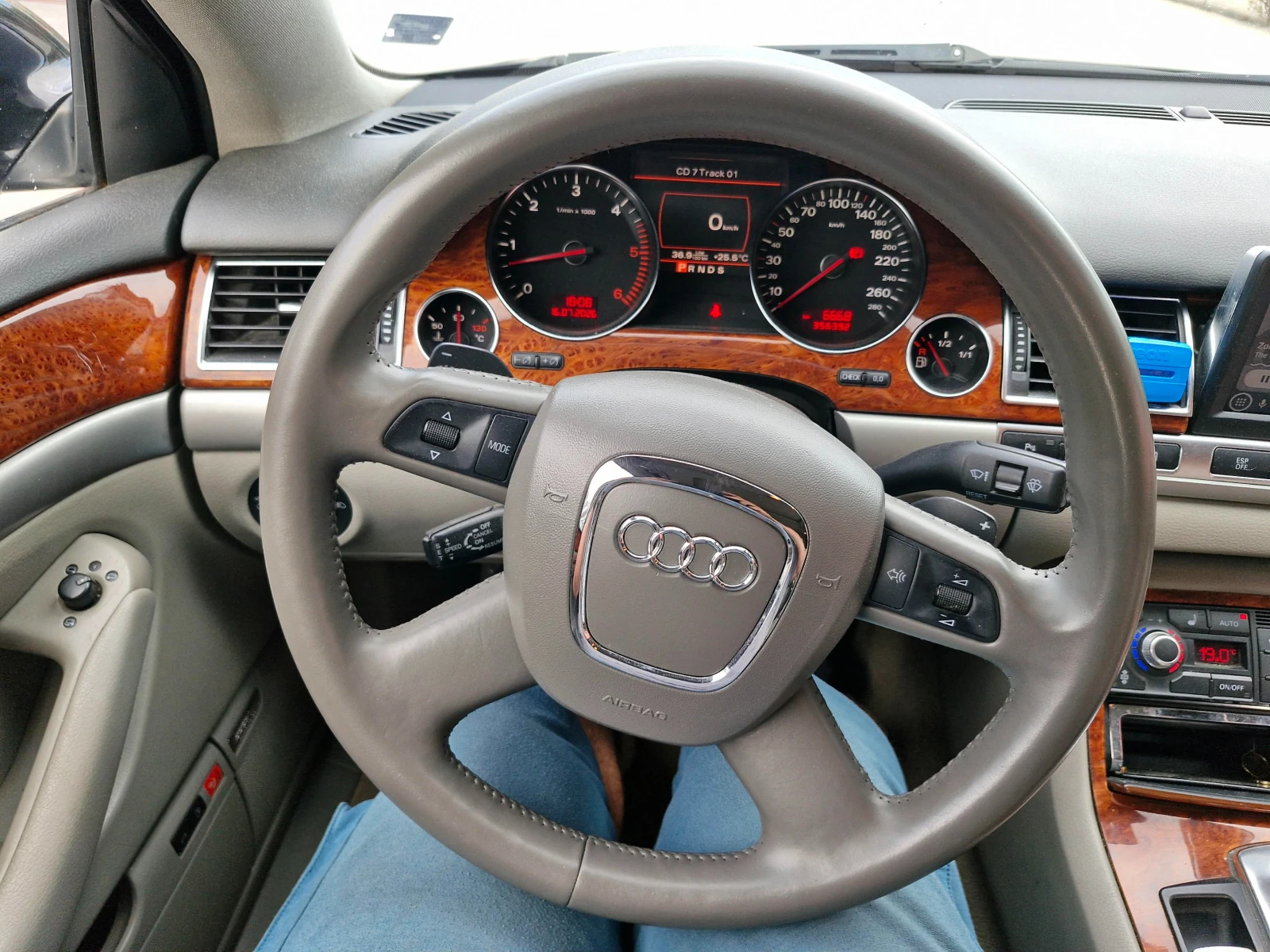 Audi A8 4.2TDI FACELIFT, снимка 9 - Автомобили и джипове - 55364533
