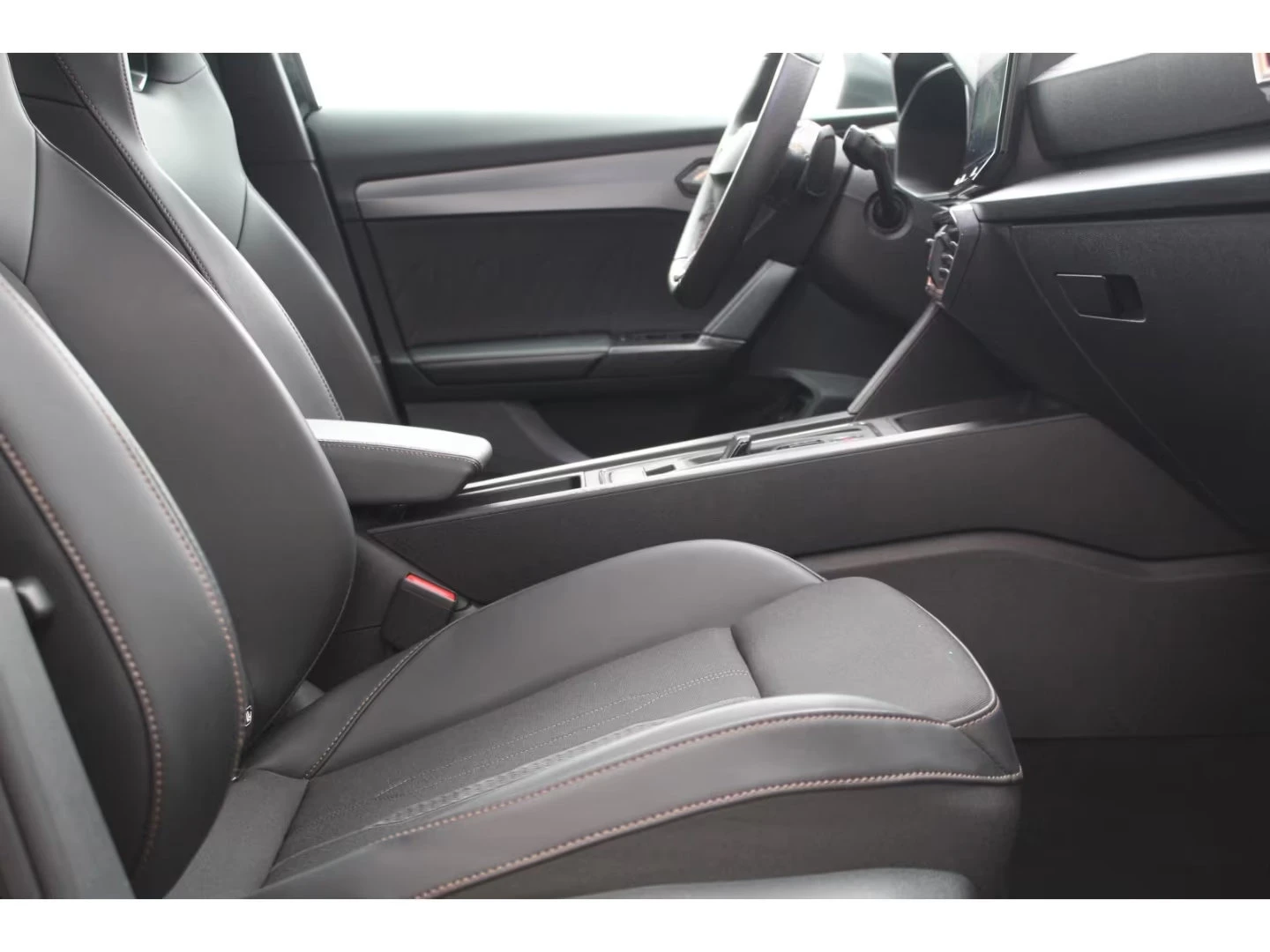 Cupra Formentor VZ/PHEV/1.4/245HP/360/PANO/DSG/CARPLAY/KLESS/661z, снимка 10 - Автомобили и джипове - 55448782