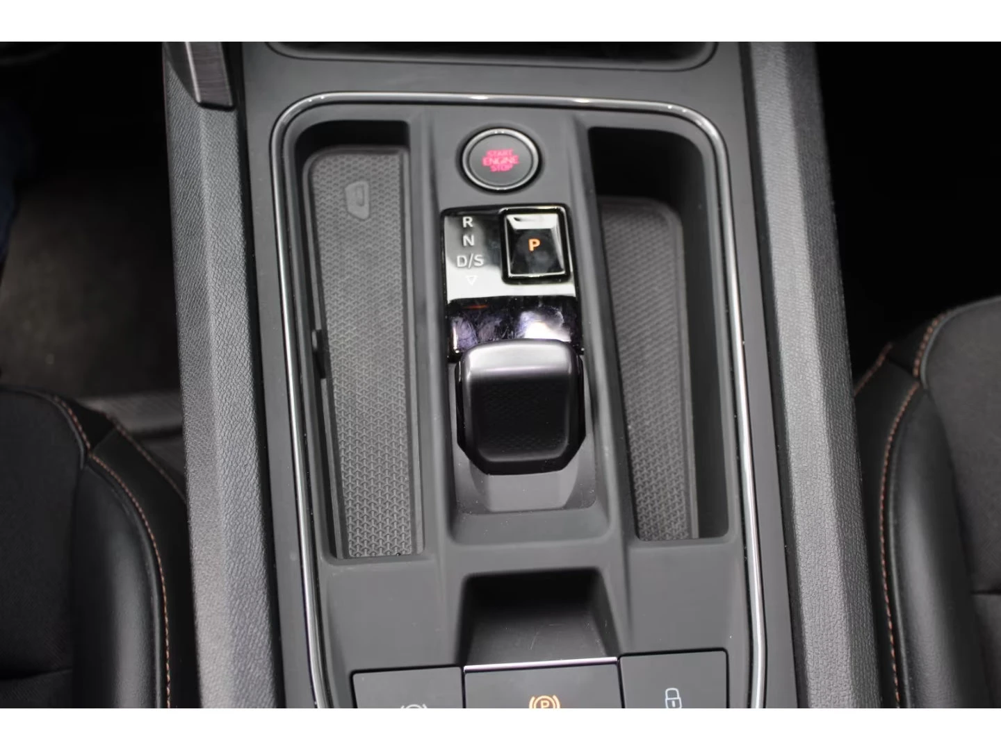 Cupra Formentor VZ/PHEV/1.4/245HP/360/PANO/DSG/CARPLAY/KLESS/661z, снимка 15 - Автомобили и джипове - 55448782
