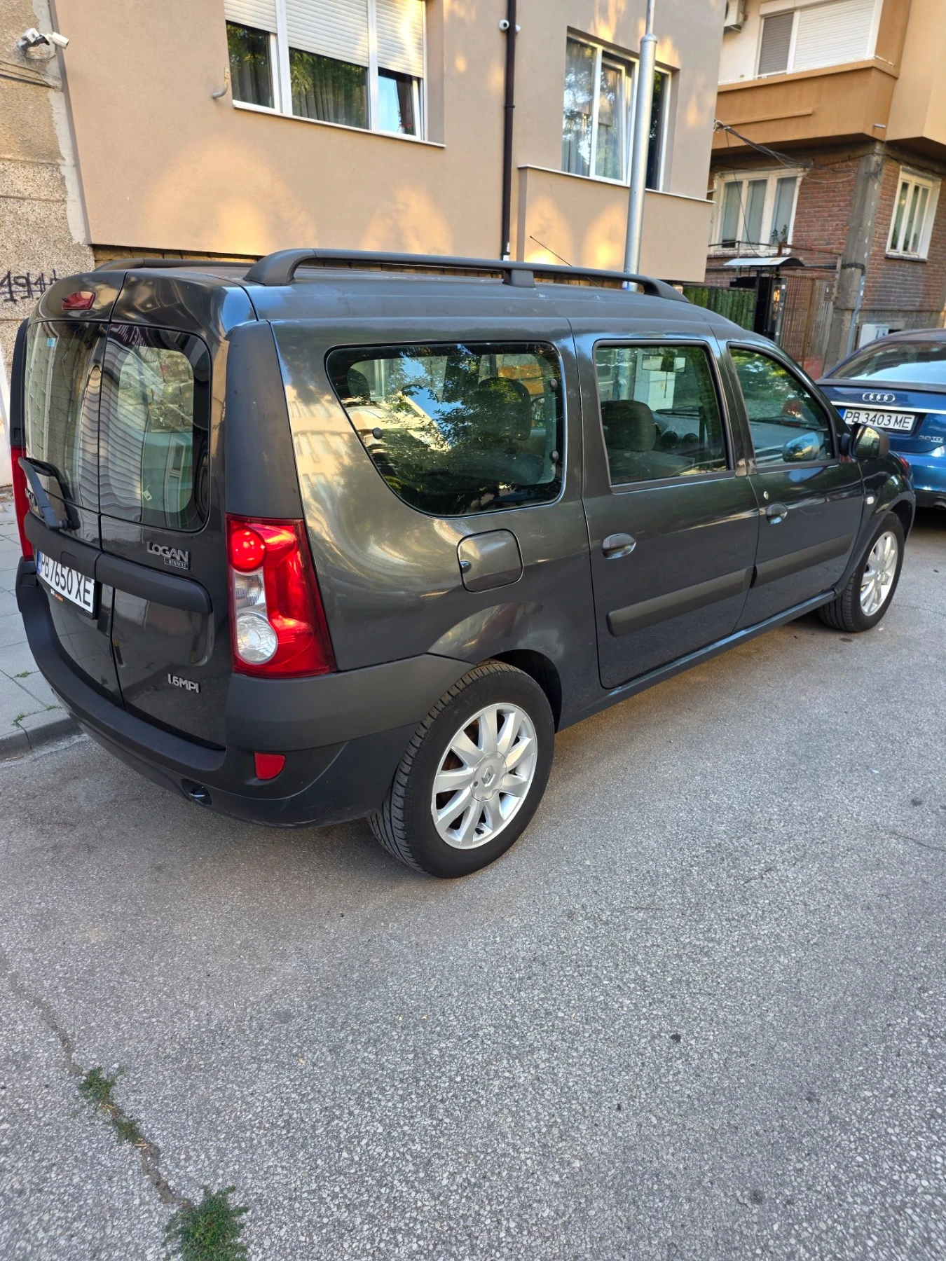 Dacia Lodgy 1.6 бенз-газ, снимка 6 - Автомобили и джипове - 55646411
