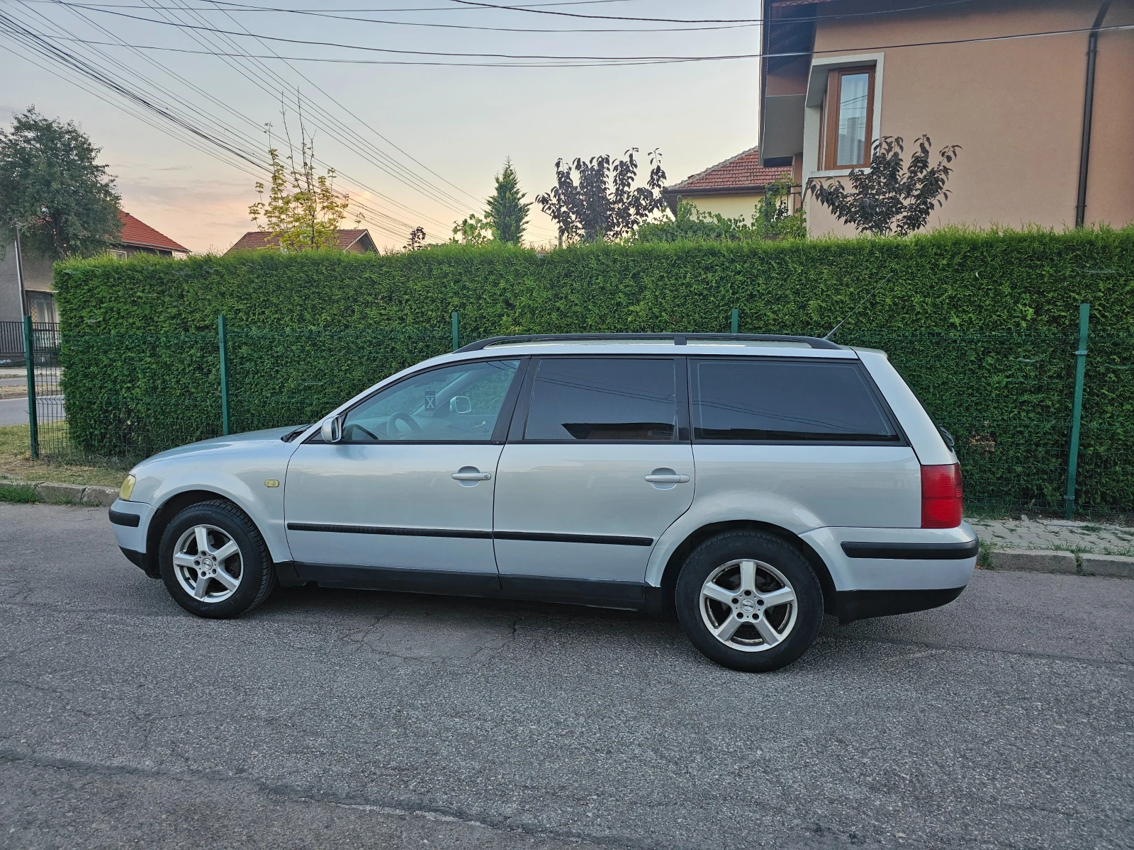 VW Passat 1.9TDI-Гаражно, снимка 3 - Автомобили и джипове - 55707403