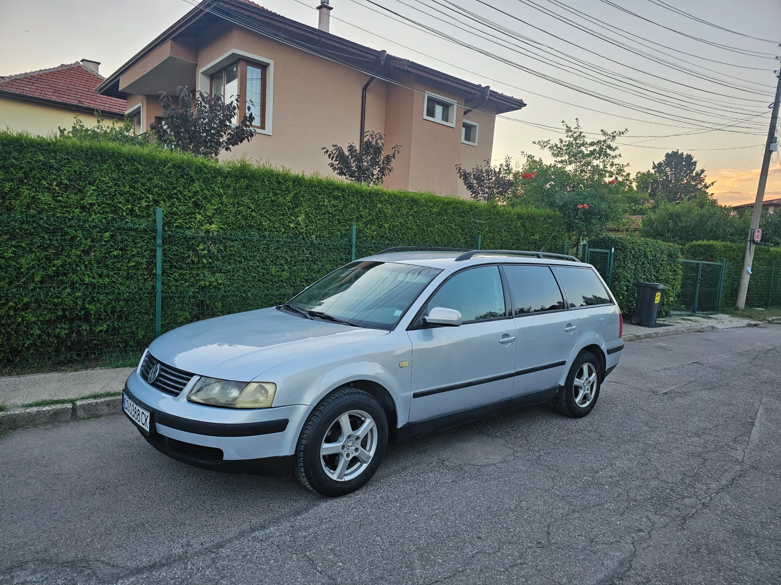 VW Passat 1.9TDI-Гаражно, снимка 2 - Автомобили и джипове - 55707403