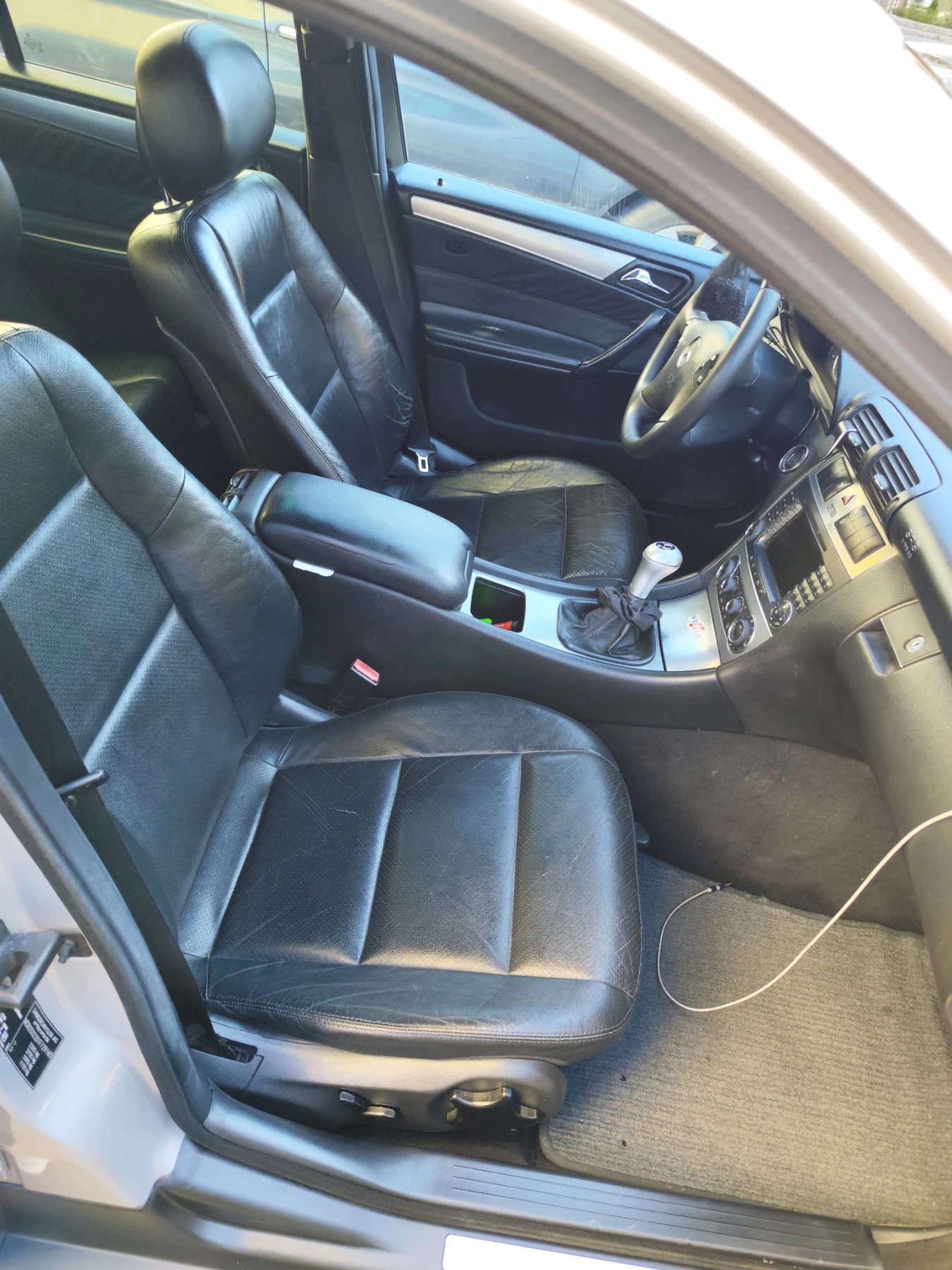 Mercedes-Benz C 320, снимка 11 - Автомобили и джипове - 55980204