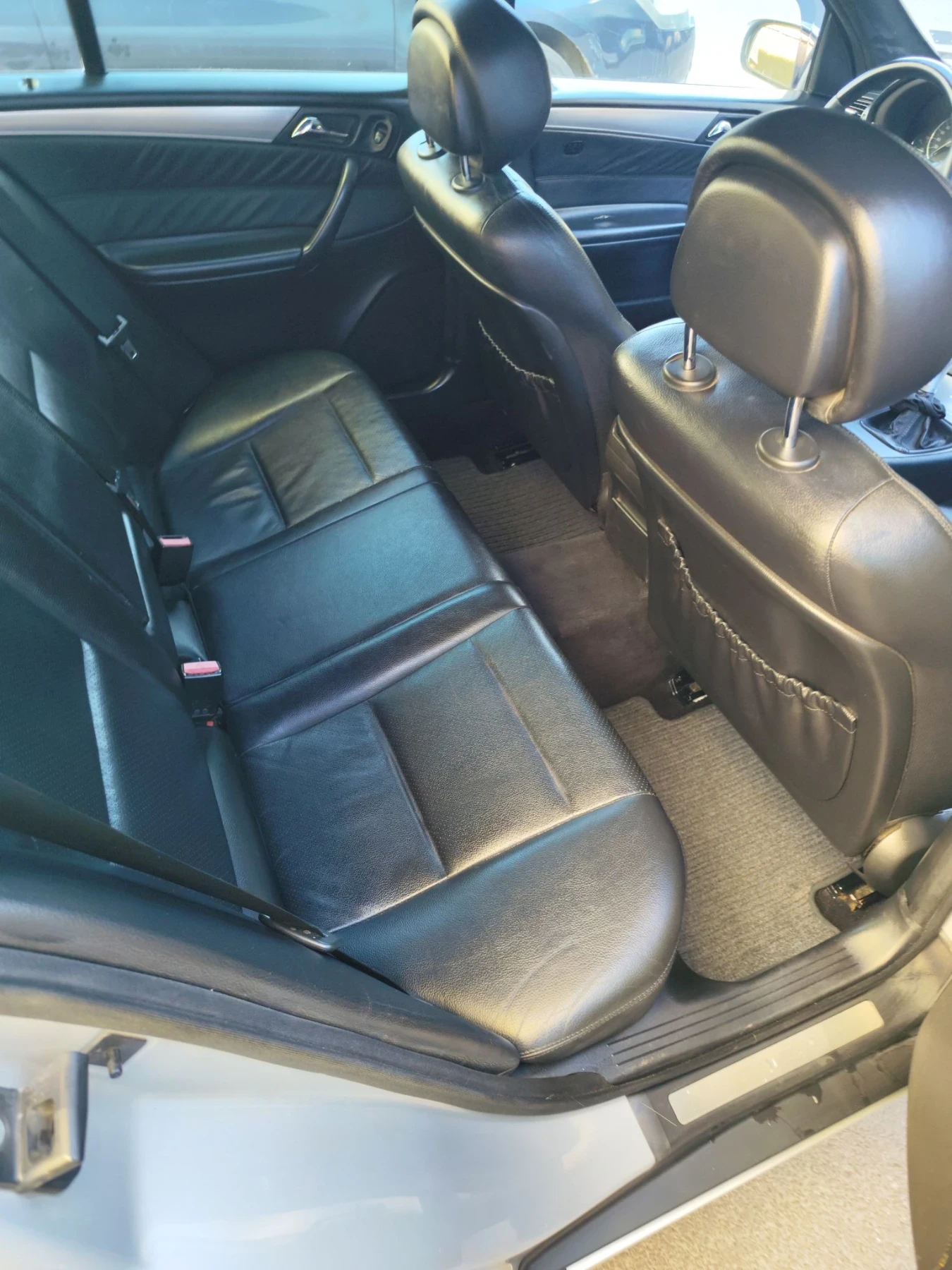 Mercedes-Benz C 320, снимка 12 - Автомобили и джипове - 55980204