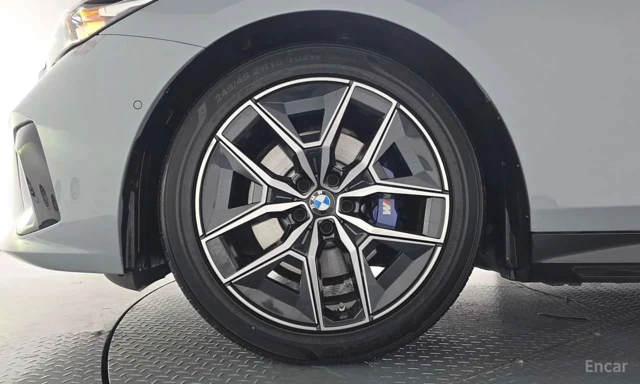 BMW 520 i M Sport * HUD * HAR/KAR* ПАМЕТ* ПАНО* , снимка 5 - Автомобили и джипове - 56295491