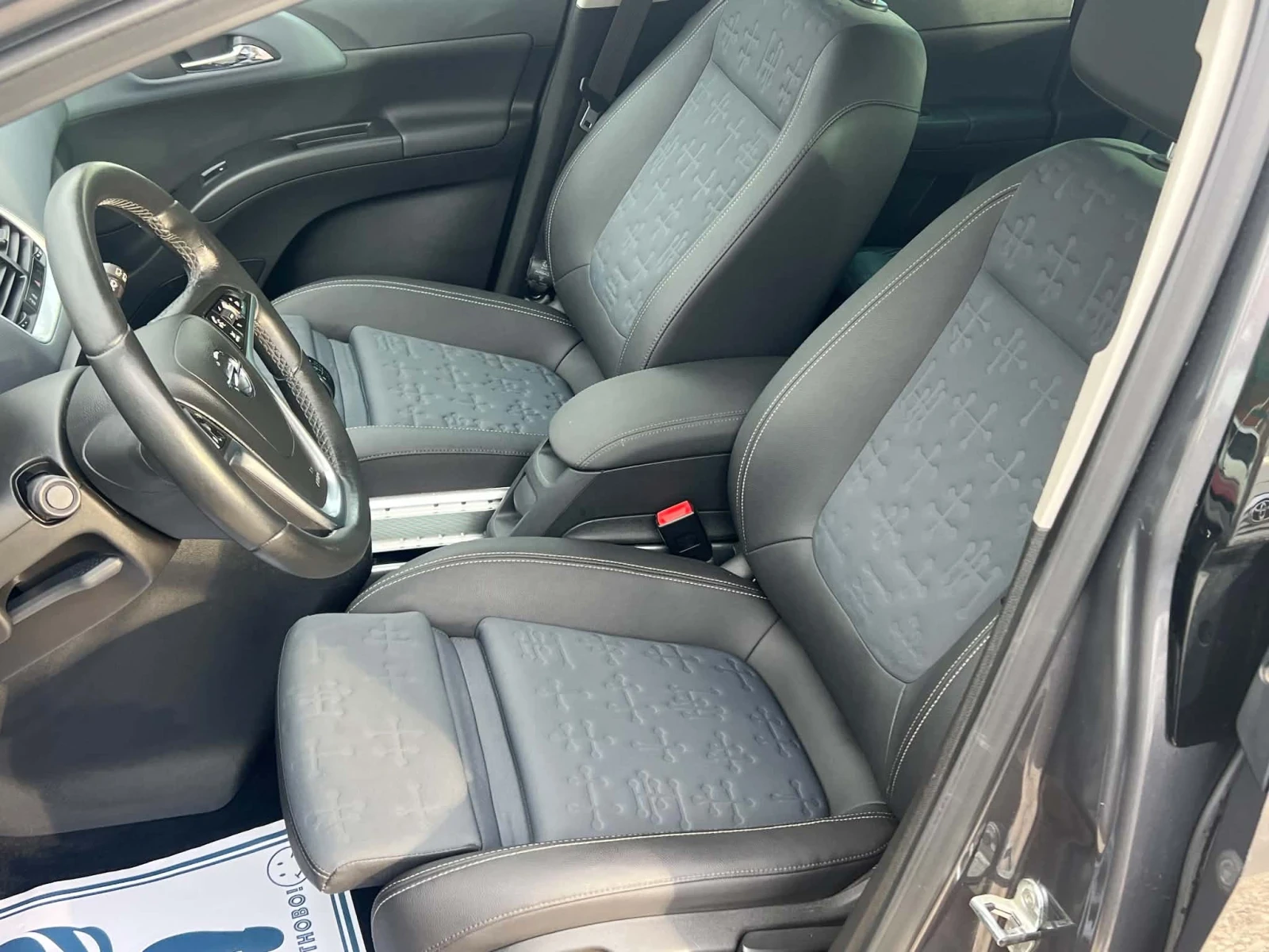 Opel Meriva 1.4 бензин , снимка 14 - Автомобили и джипове - 56684664