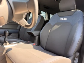 Dacia Duster 1.2 ТCe / 130 к.с. / 4х4  КАПАРИРАН, снимка 13