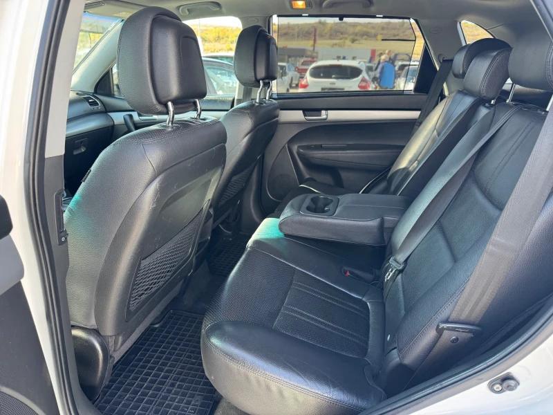 Kia Sportage 2.4 GDi / Navi / Pano / Обдухване, снимка 9 - Автомобили и джипове - 50390603