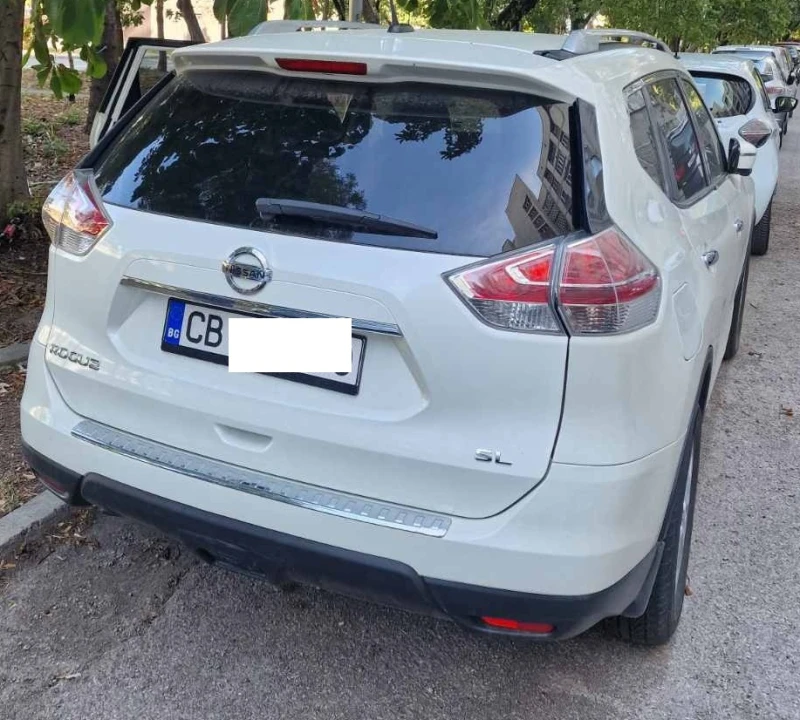 Nissan Rogue, снимка 4 - Автомобили и джипове - 52294395