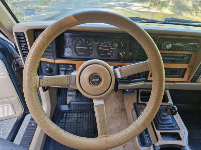 Jeep Cherokee 2, 5, снимка 16 - Автомобили и джипове - 52408427