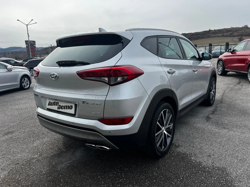 Hyundai Tucson IX35* 4x4* Key Less* , снимка 4 - Автомобили и джипове - 53432567