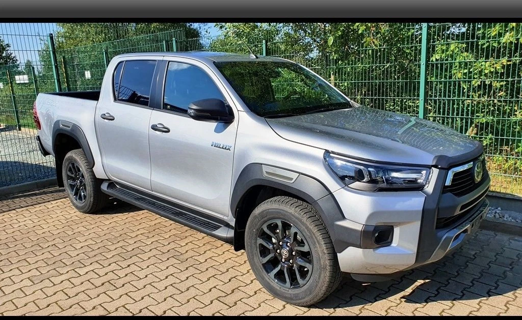 Toyota Hilux Invincible DoKa 2.8 4WD LED*  - [1] 