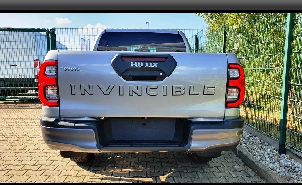 Toyota Hilux Invincible DoKa 2.8 4WD LED*  - изображение 6