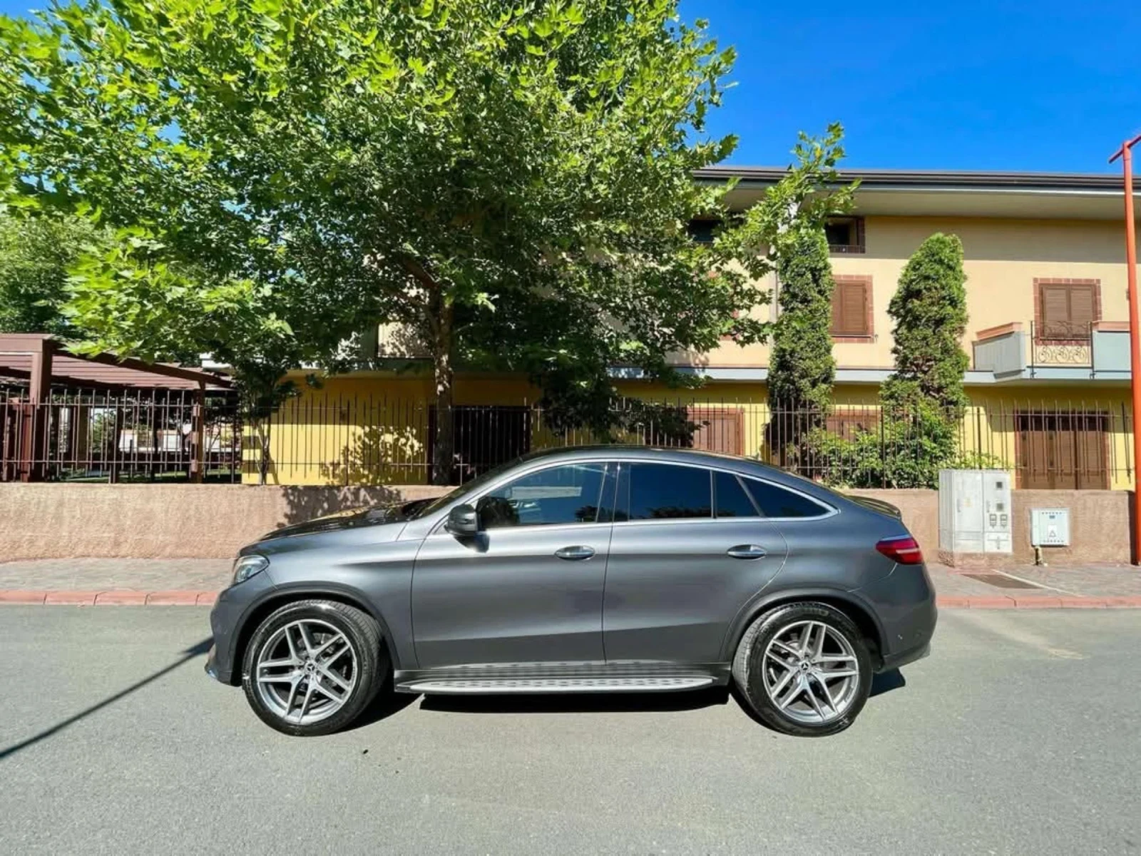 Mercedes-Benz GLE Coupe AMG 350d 9G 4Matic ЛИЗИНГ Без доказване на доходи  - изображение 3