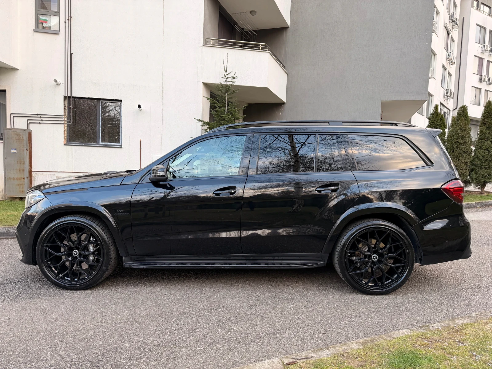 Mercedes-Benz GLS 63 AMG ВЕНТИЛАЦИЯ / ПАНОРАМА / TV, снимка 4 - Автомобили и джипове - 53725797