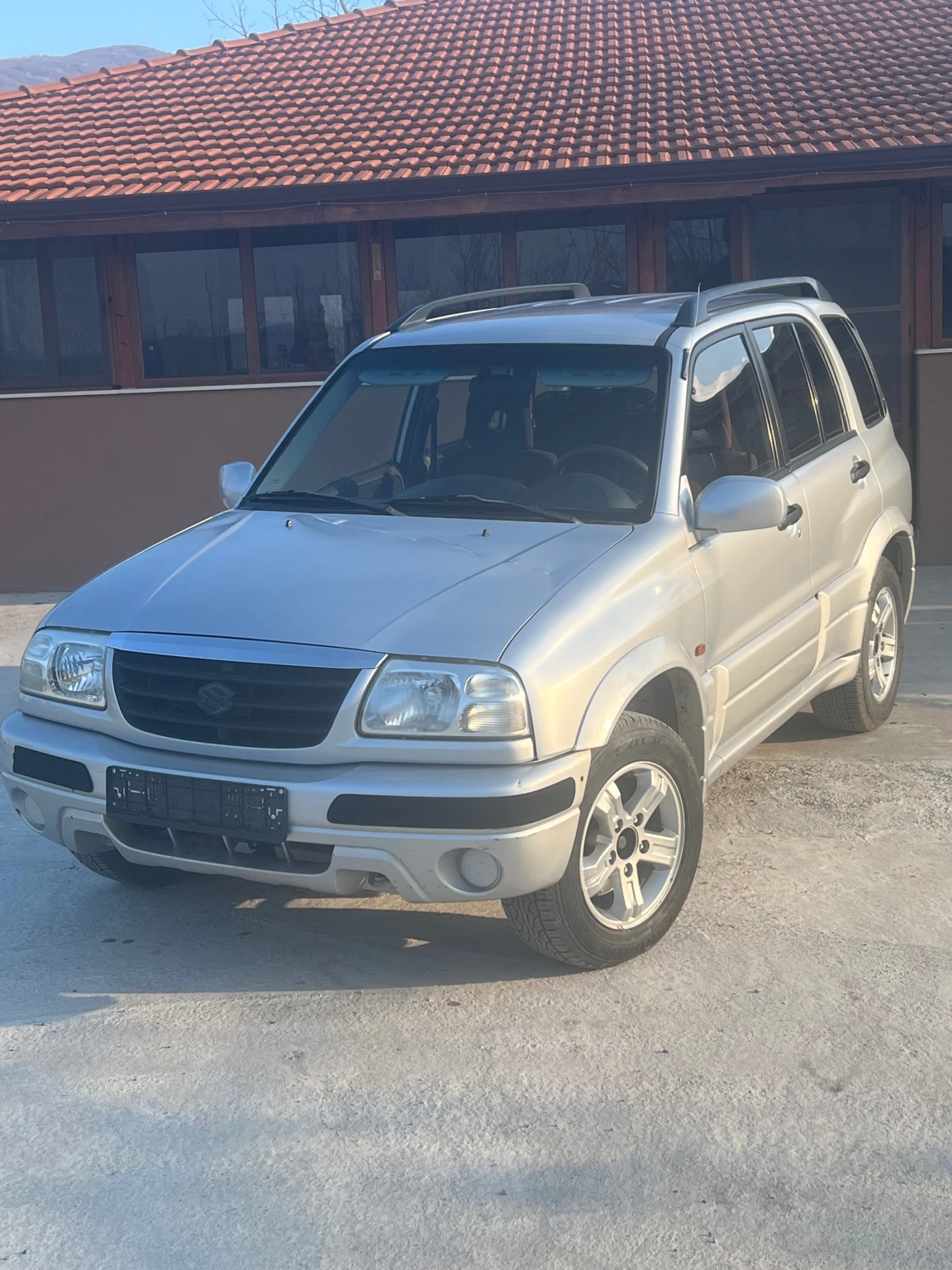 Suzuki Grand vitara 2.0 128 AUTO ГЪРЦИЯ, снимка 6 - Автомобили и джипове - 53848986