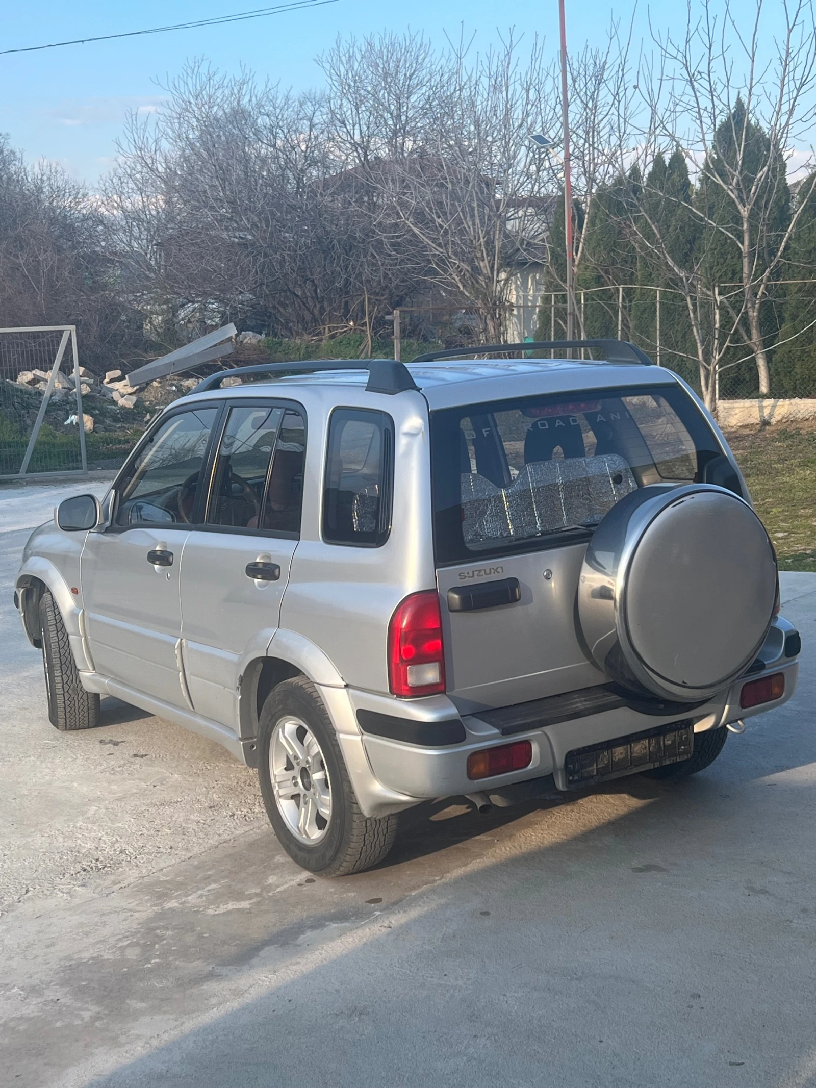 Suzuki Grand vitara 2.0 128 AUTO ГЪРЦИЯ, снимка 3 - Автомобили и джипове - 53848986