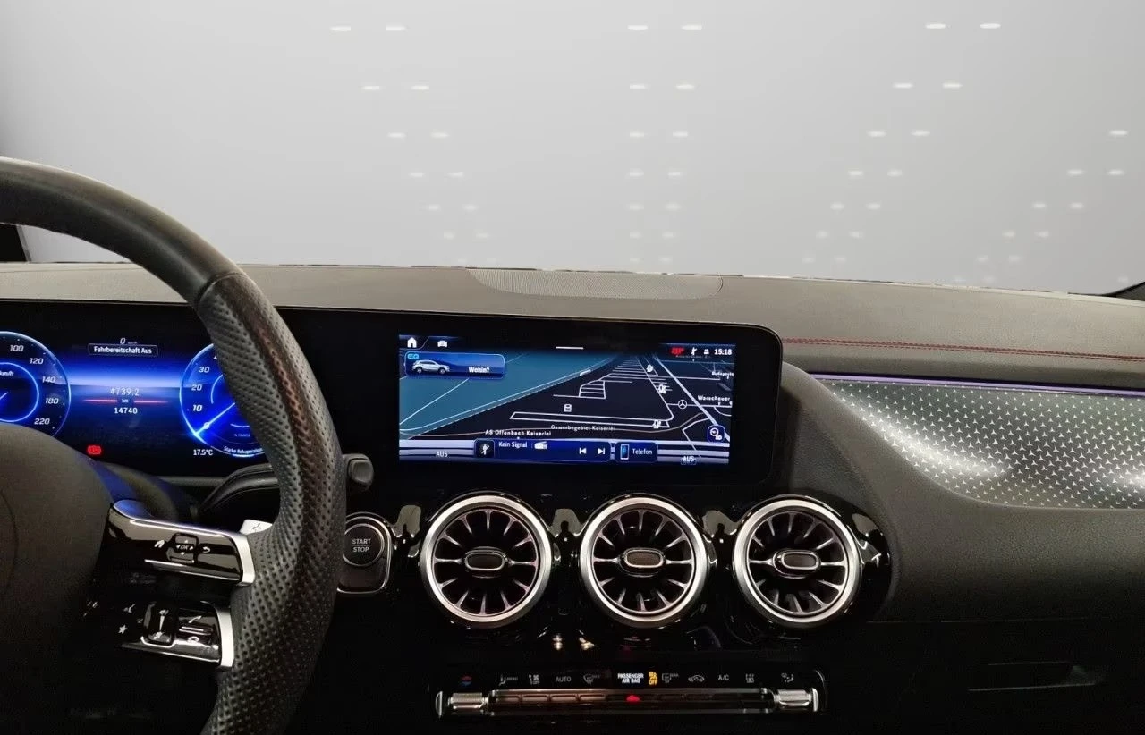 Mercedes-Benz EQA 350 4-MATIC/AMG/FACELIFT/CAMERA/, снимка 11 - Автомобили и джипове - 53912728