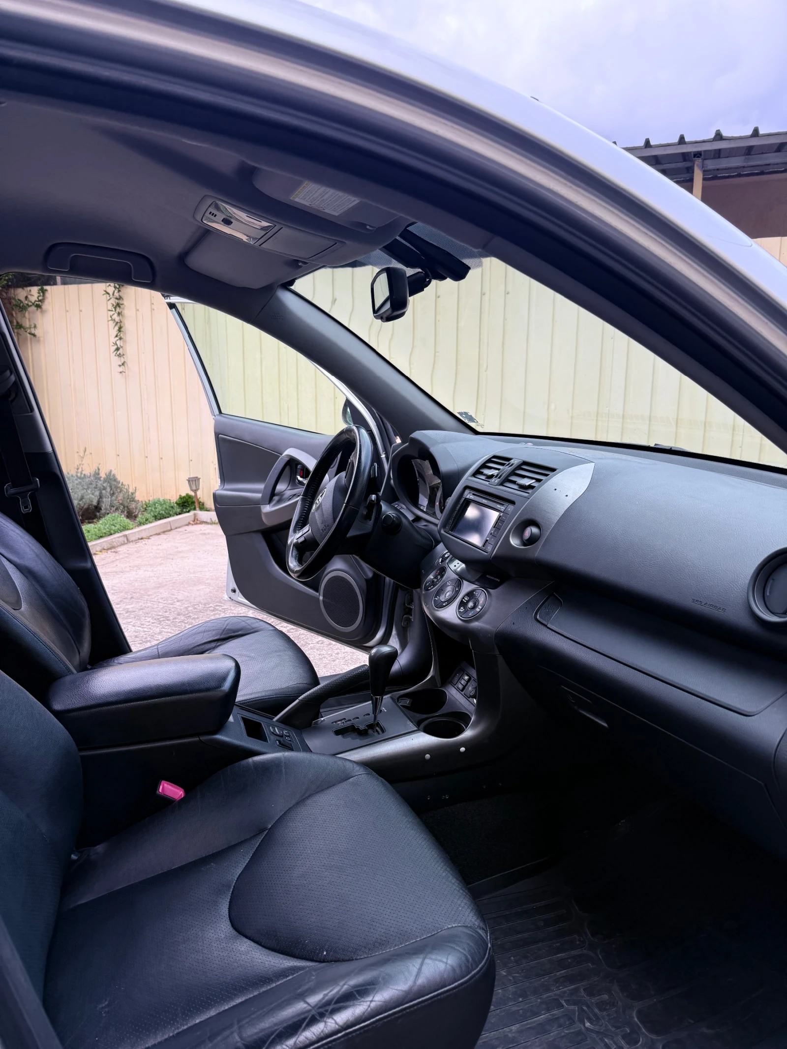 Toyota Rav4, снимка 6 - Автомобили и джипове - 54045174