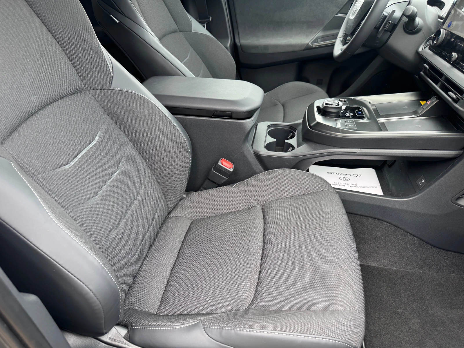 Toyota C-HR 58kwh/77kwh, снимка 14 - Автомобили и джипове - 54786019