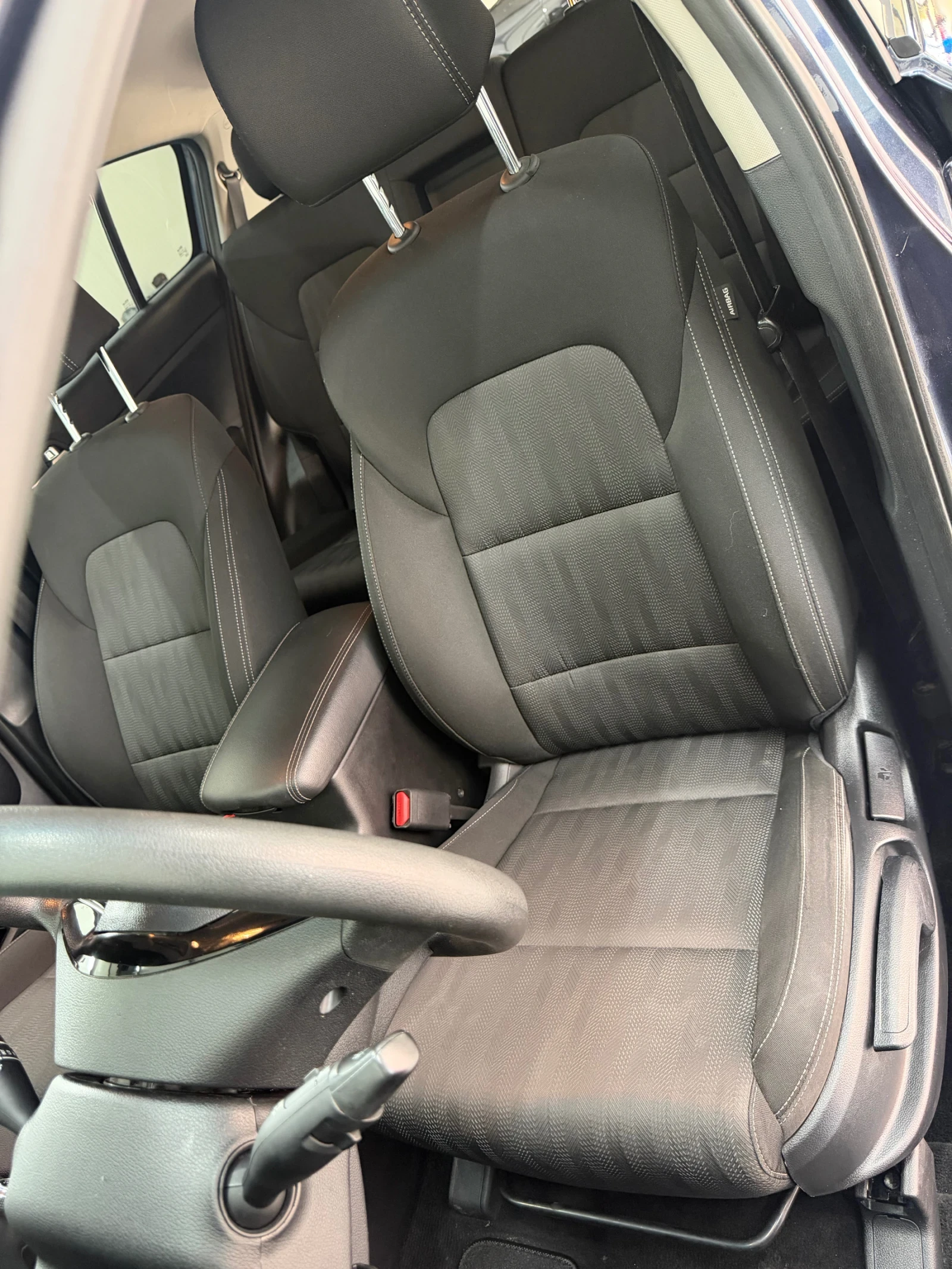 Kia Sportage, снимка 11 - Автомобили и джипове - 55330343