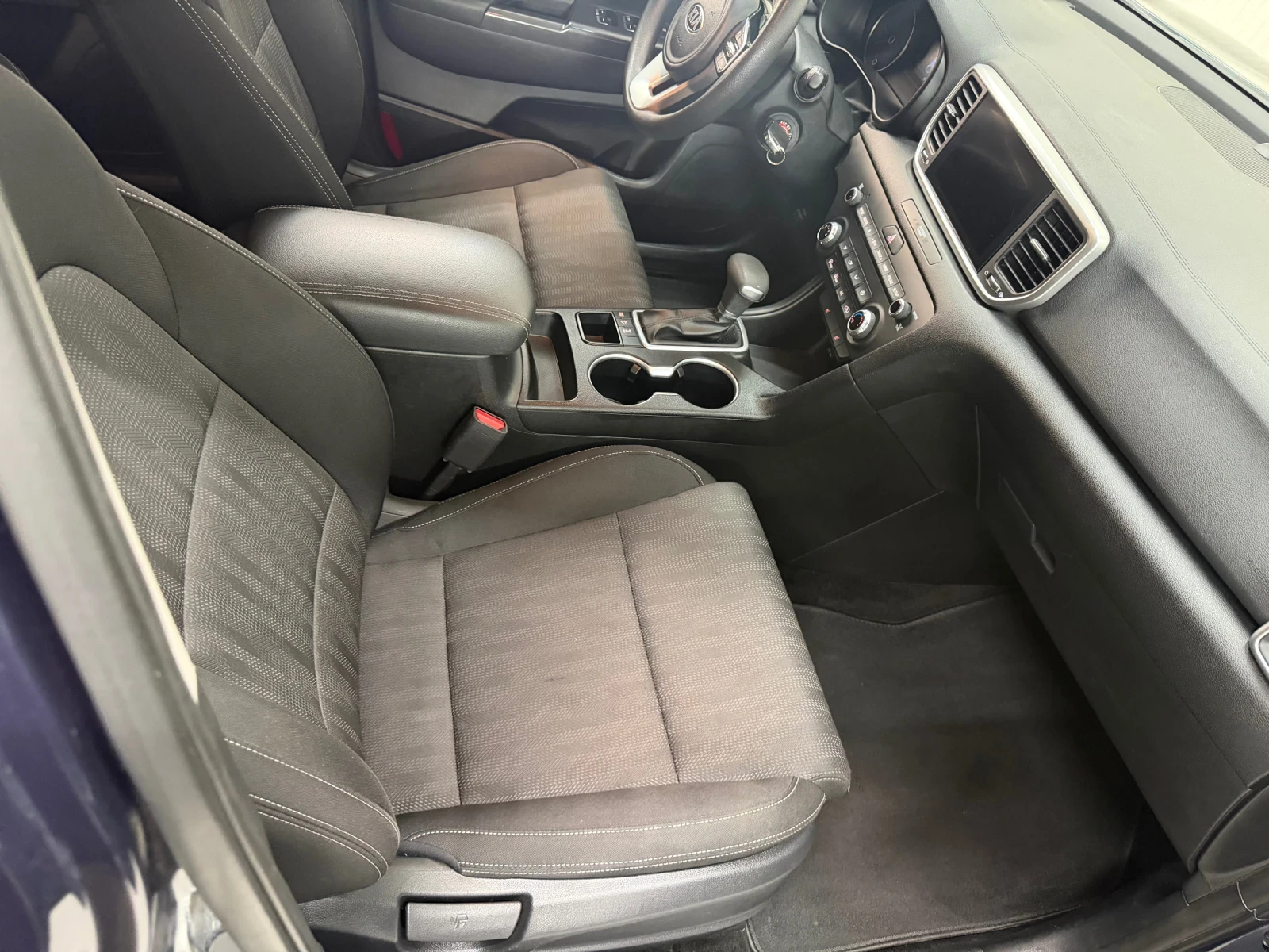 Kia Sportage, снимка 13 - Автомобили и джипове - 55330343
