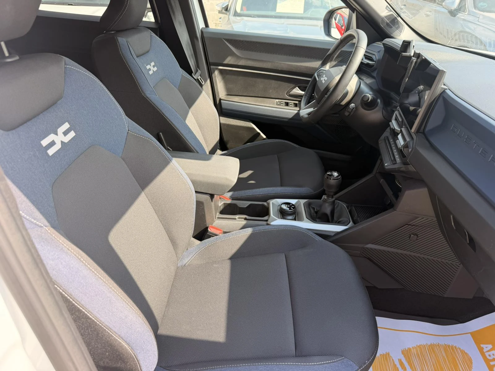 Dacia Duster 1.2 ТCe / 130 к.с. / 4х4  КАПАРИРАН, снимка 16 - Автомобили и джипове - 55587741