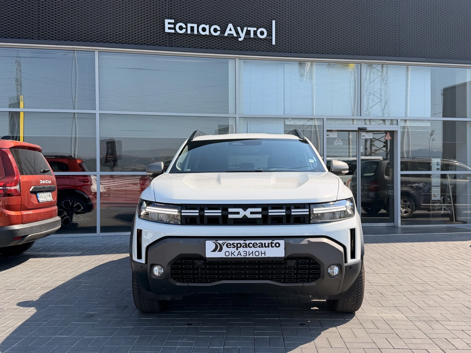 Dacia Duster 1.2 ТCe / 130 к.с. / 4х4  КАПАРИРАН, снимка 2 - Автомобили и джипове - 55587741