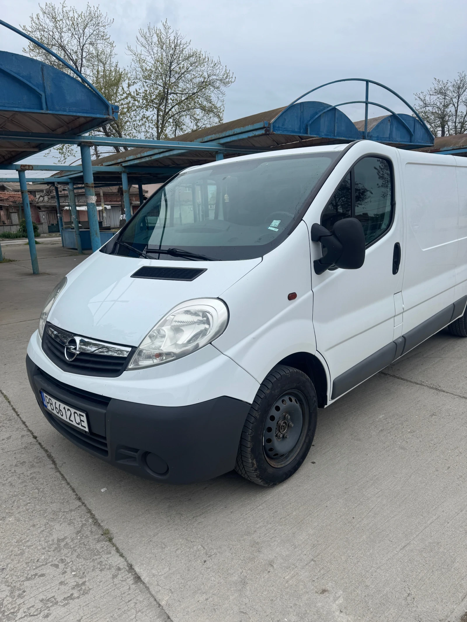 Opel Vivaro Opel Vivaro 2.0 114hp, снимка 10 - Бусове и автобуси - 54363244