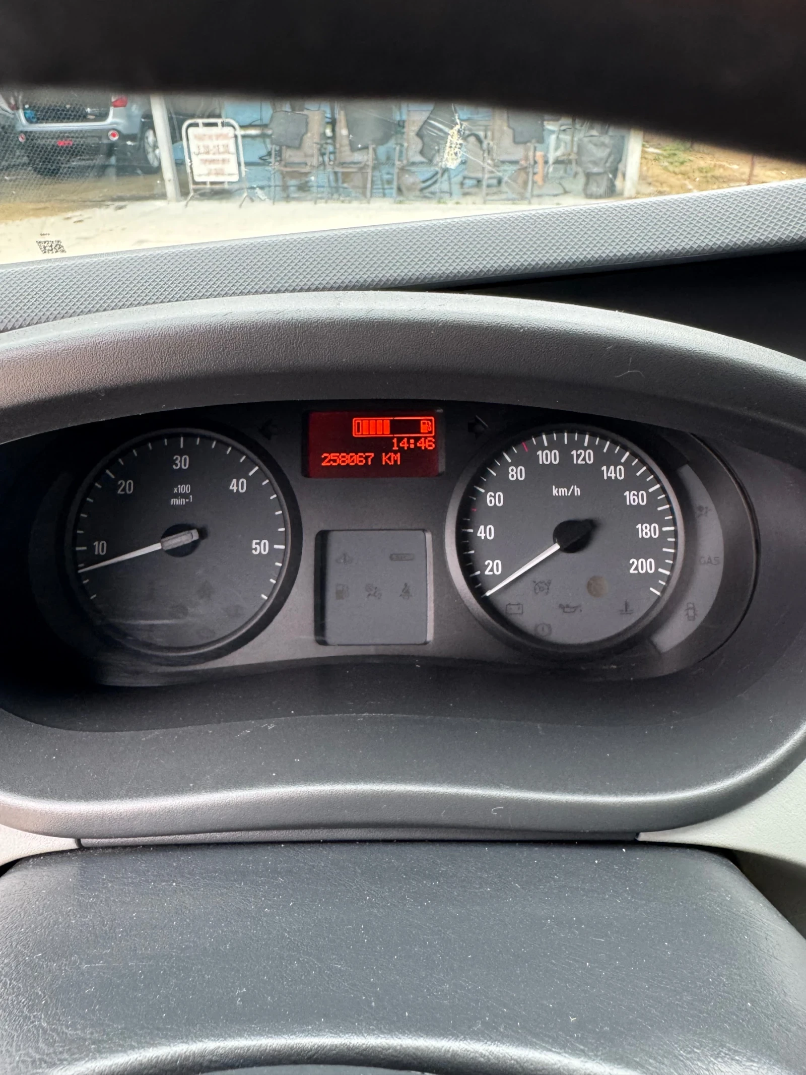 Opel Vivaro Opel Vivaro 2.0 114hp, снимка 14 - Бусове и автобуси - 54363244