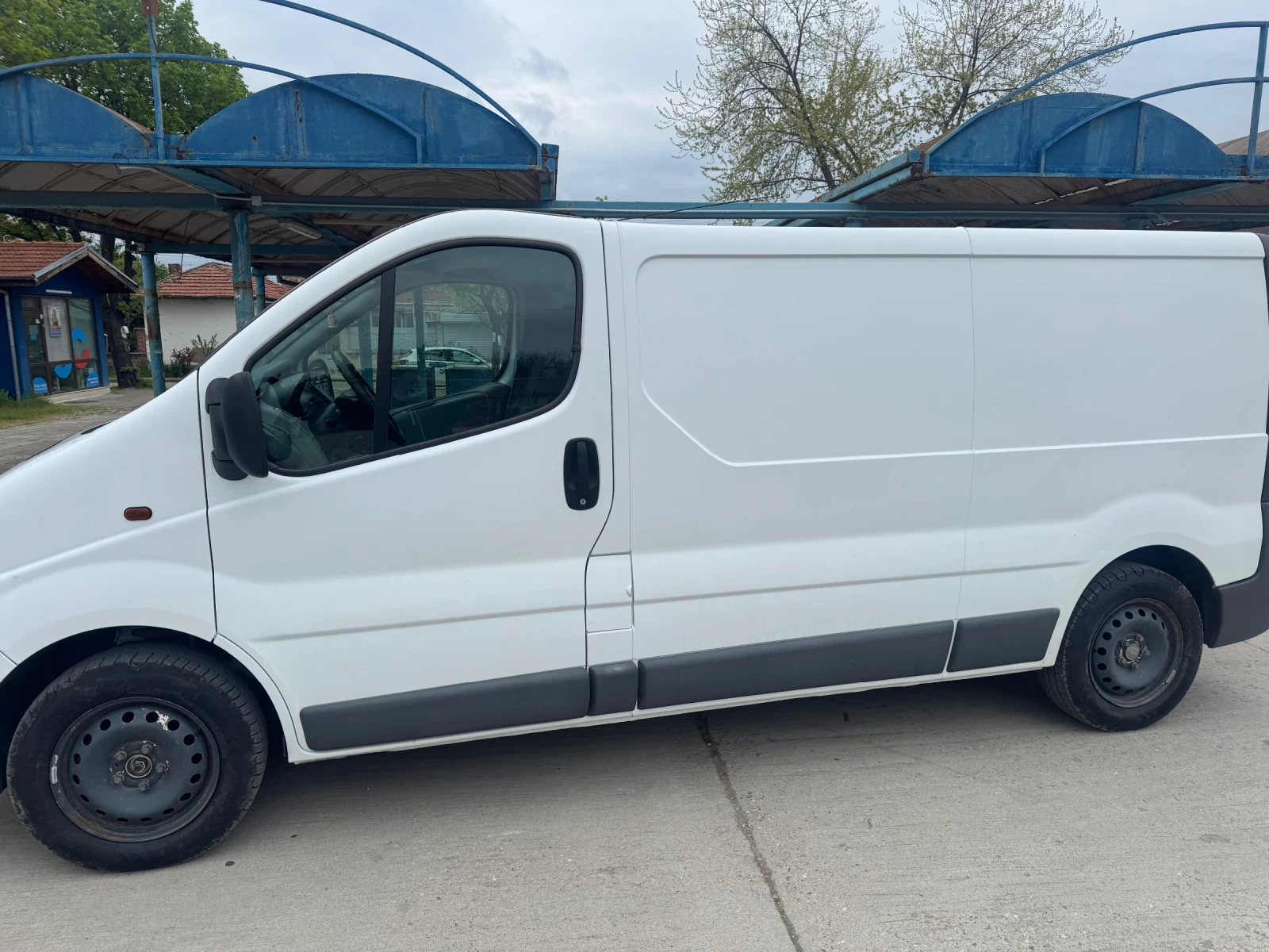 Opel Vivaro Opel Vivaro 2.0 114hp, снимка 11 - Бусове и автобуси - 54363244