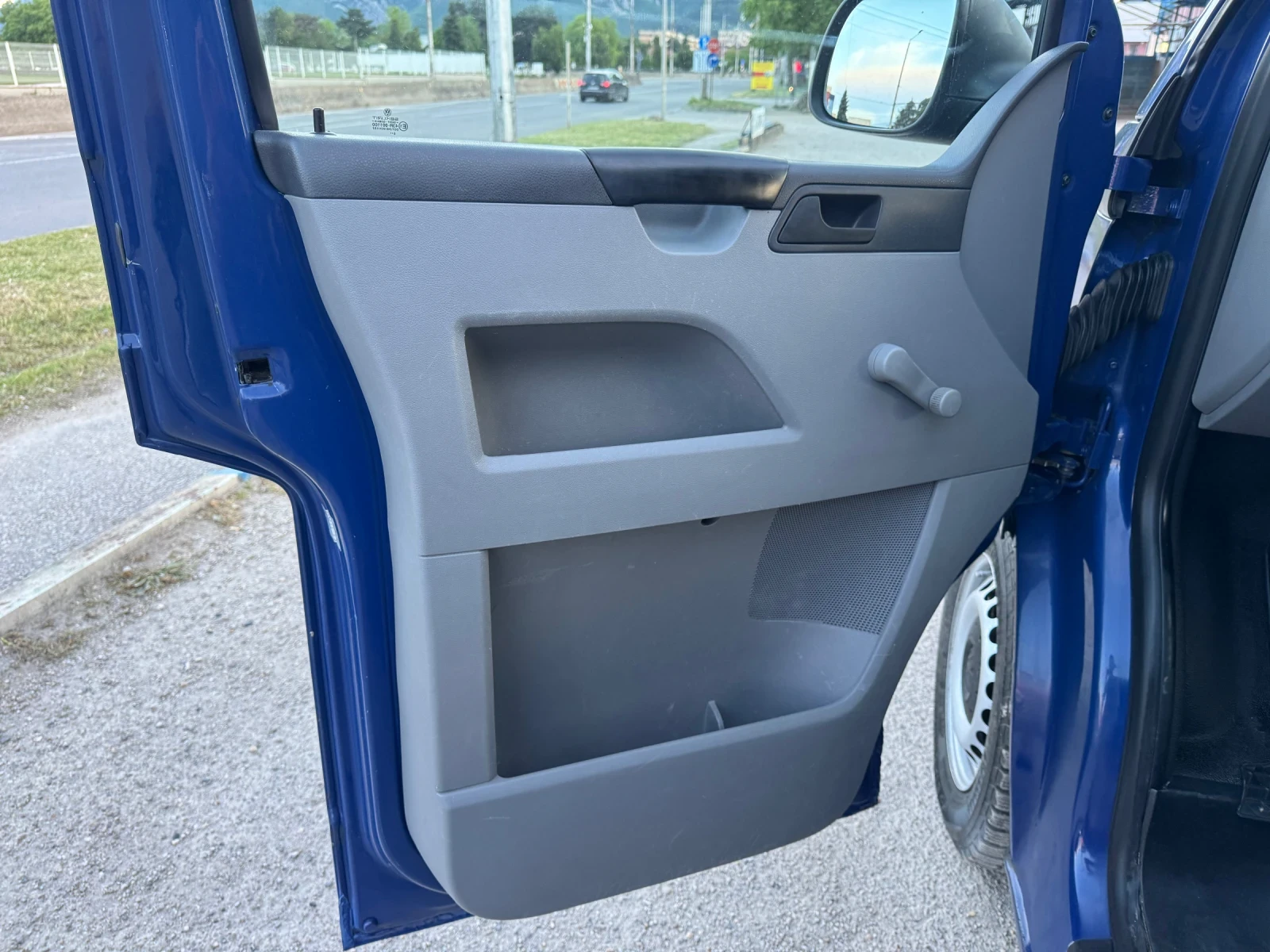 VW Transporter T5-2.5-4x4, снимка 14 - Бусове и автобуси - 54724658