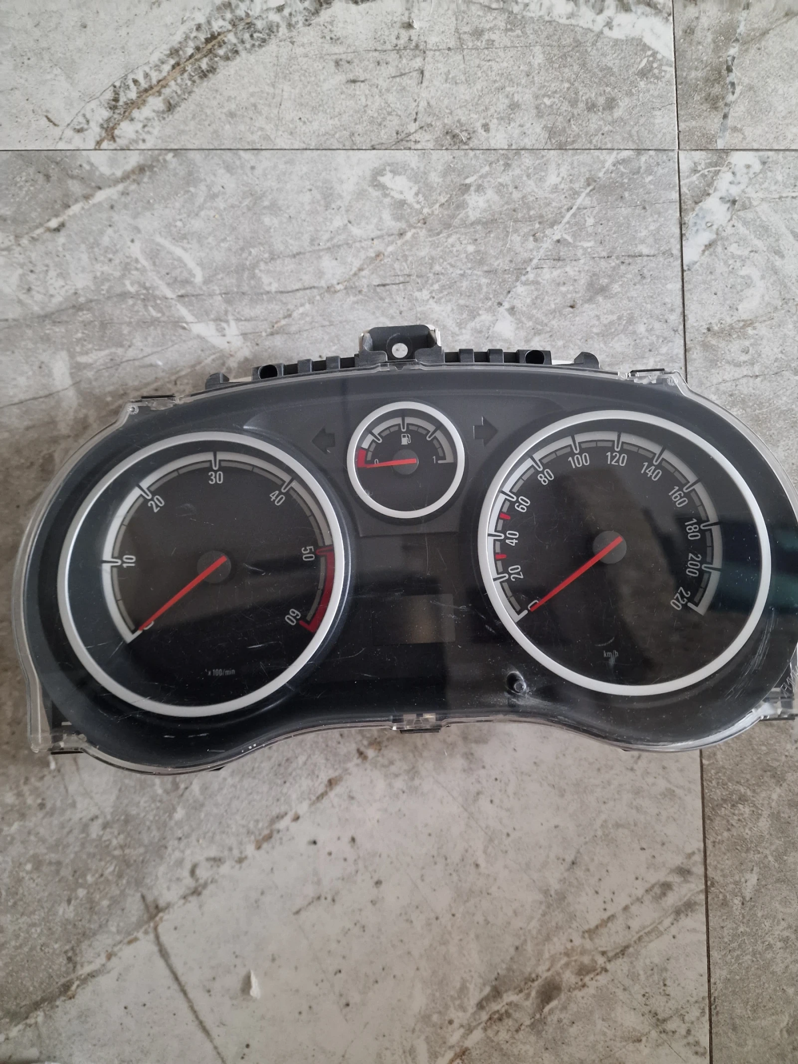 P0013285381 километраж за OPEL CORSA D 1.3 CDTI