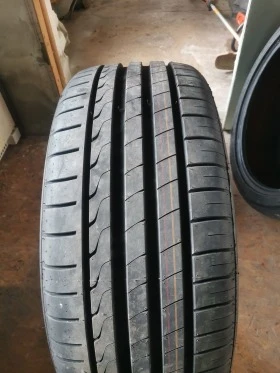 Гуми Летни 245/40R20, снимка 2 - Гуми и джанти - 46949036