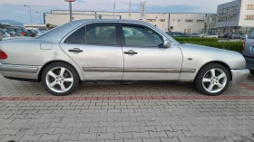 Mercedes-Benz E 200 | Mobile.bg    13