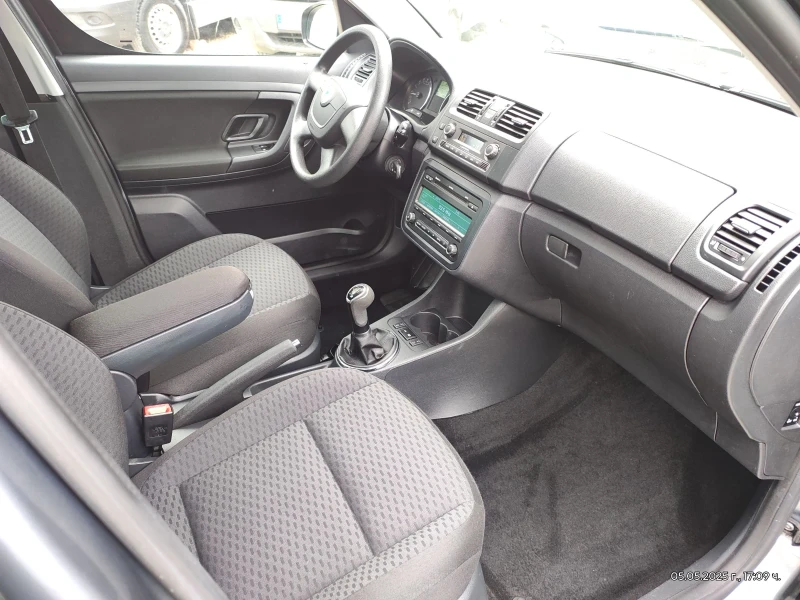 Skoda Roomster 1.6 tdi, снимка 12 - Автомобили и джипове - 50806555