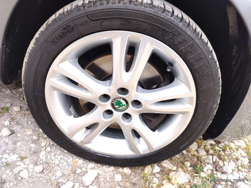 Skoda Roomster 1.6 tdi, снимка 14 - Автомобили и джипове - 50806555