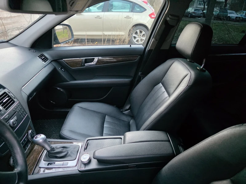 Mercedes-Benz C 220, снимка 16 - Автомобили и джипове - 52972071
