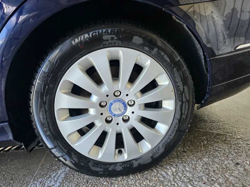 Mercedes-Benz C 220, снимка 11 - Автомобили и джипове - 52529818