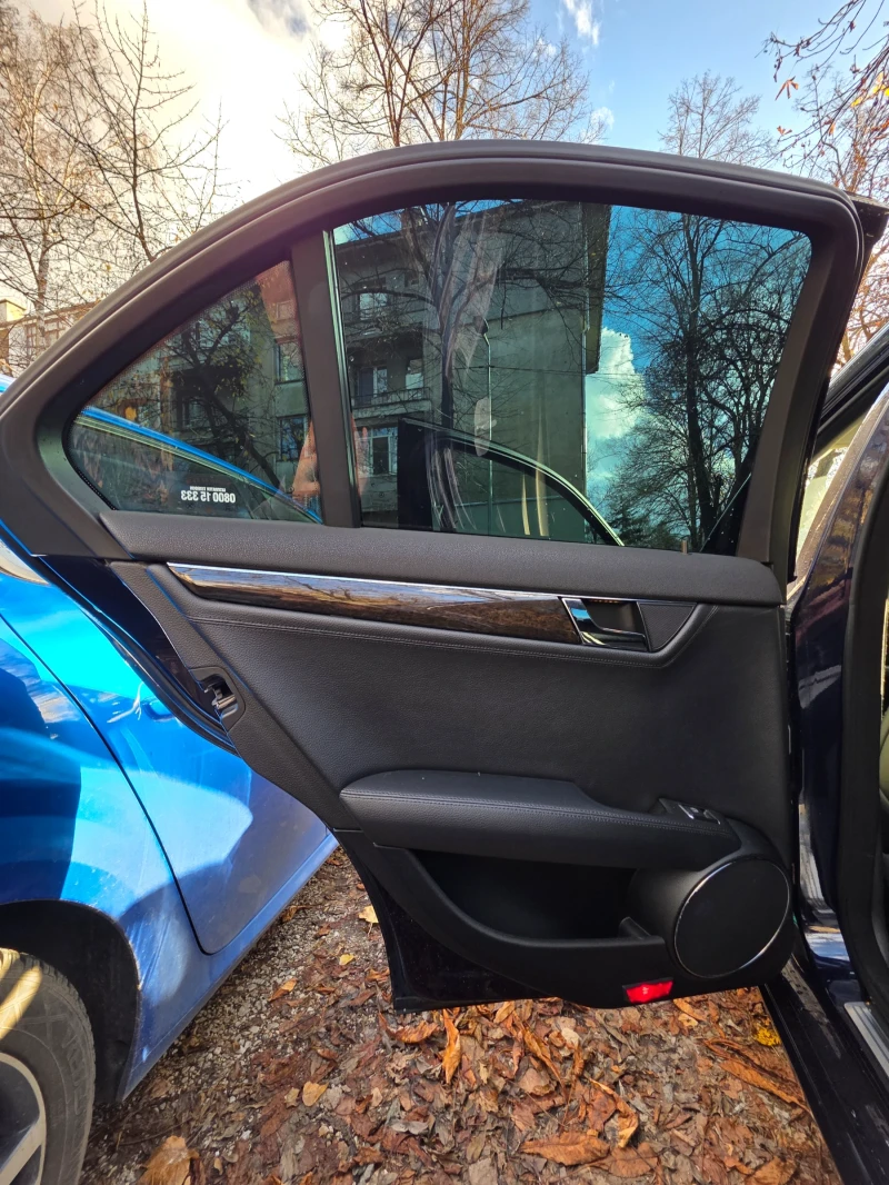 Mercedes-Benz C 220, снимка 5 - Автомобили и джипове - 52529818