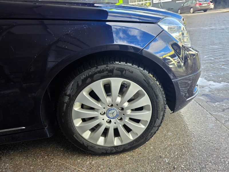 Mercedes-Benz C 220, снимка 13 - Автомобили и джипове - 52529818