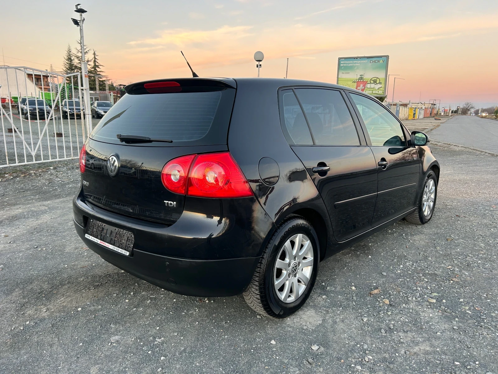 VW Golf 1.9 TDI 105 кс * 6-скорости* АВТОПИЛОТ / ПОДГРЕВ  - изображение 5