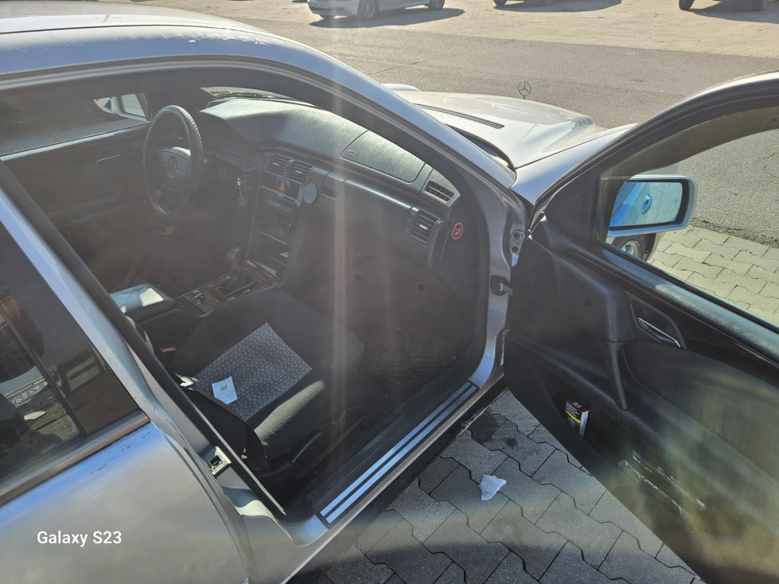 Mercedes-Benz E 200  - изображение 10