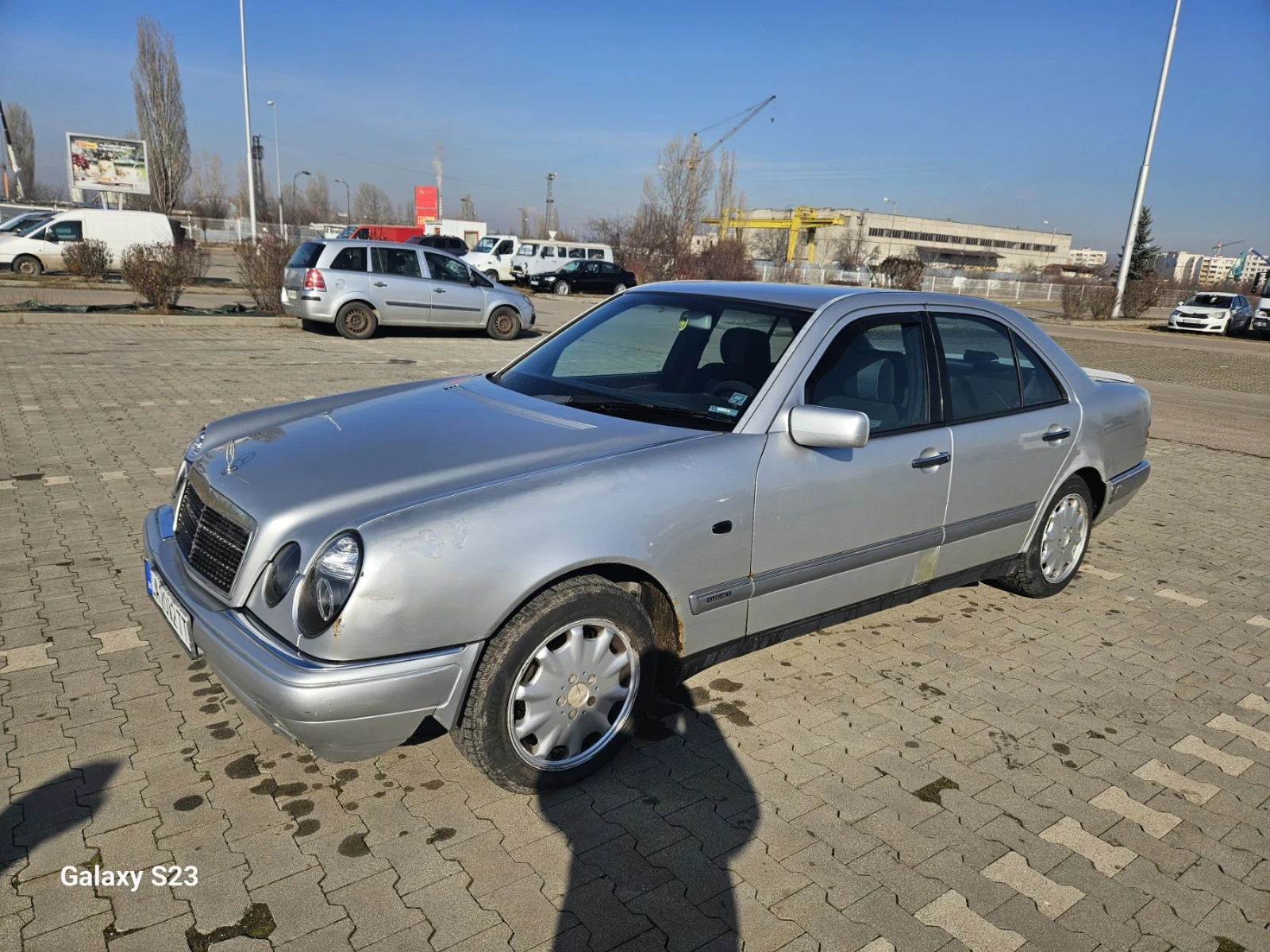 Mercedes-Benz E 200  - изображение 2