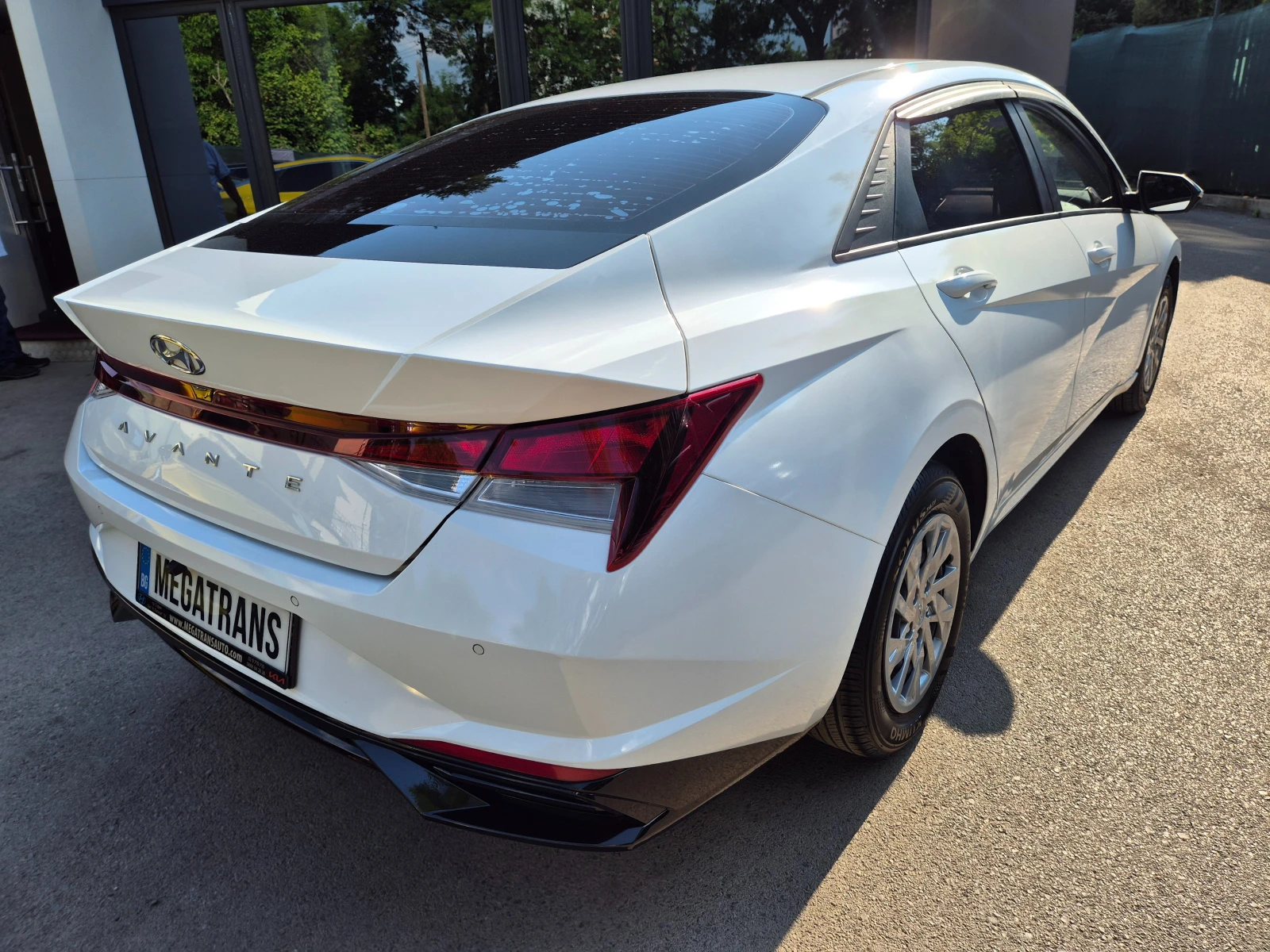 Hyundai Elantra 1.6cm3 LPG - изображение 3