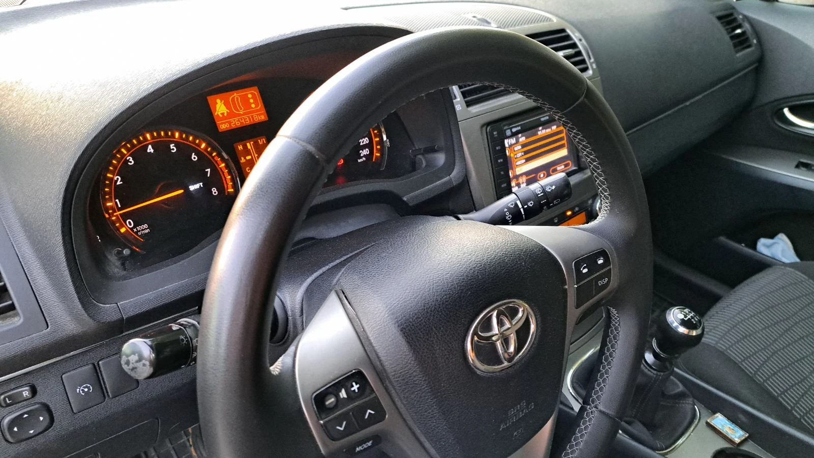 Toyota Avensis  - изображение 9