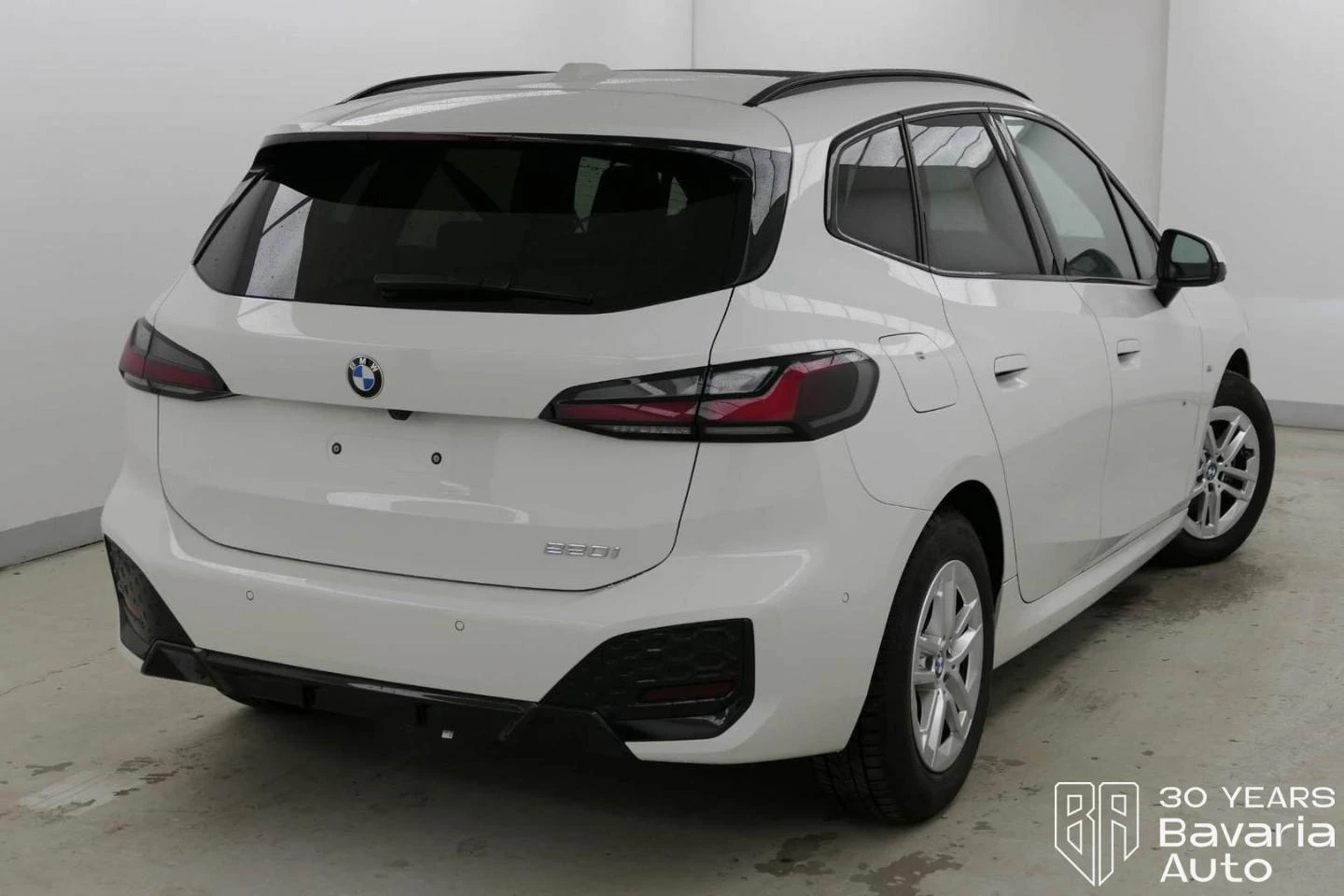 BMW 220 i Active Tourer M Sport Paket Steptronic - изображение 3