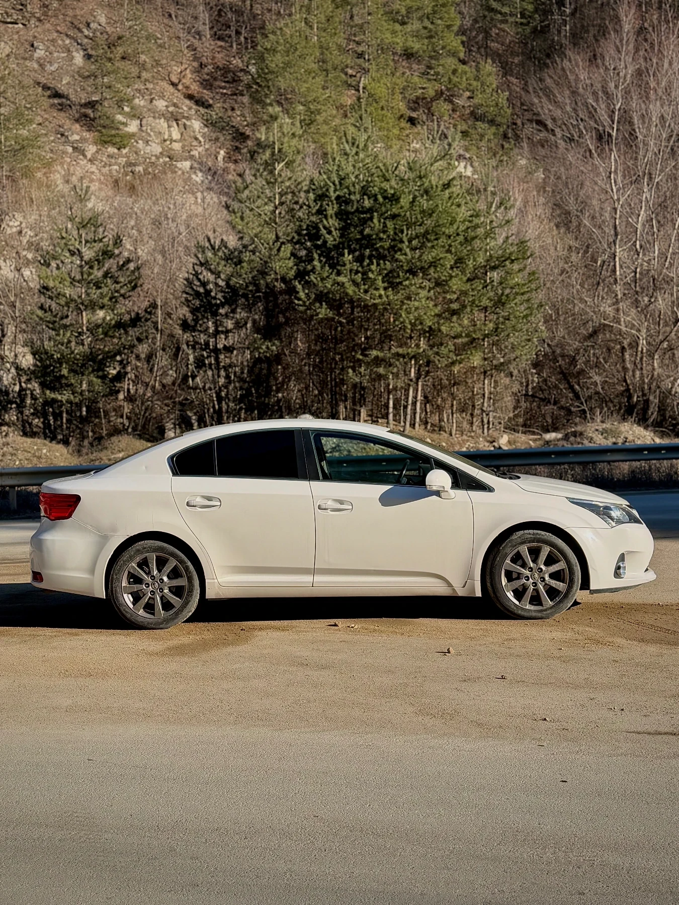 Toyota Avensis  - изображение 4